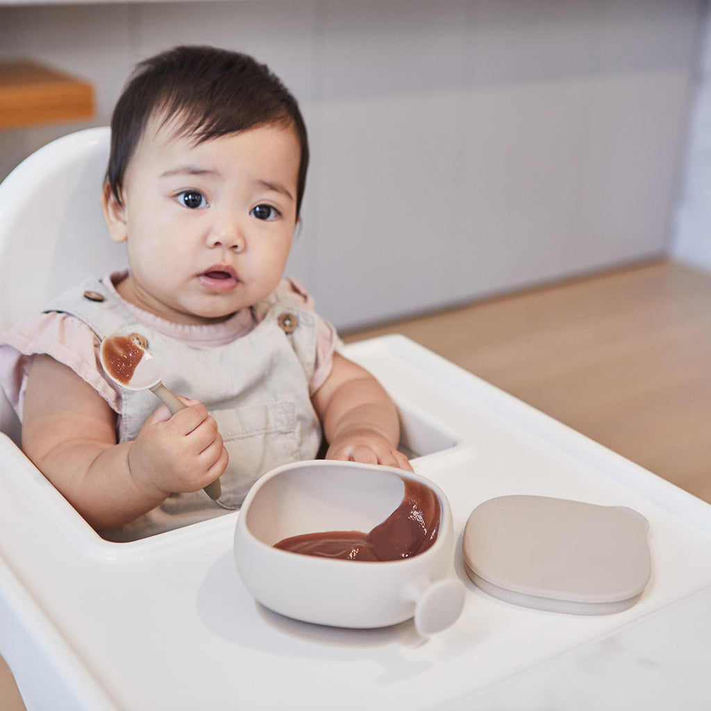 Bol + couvercle en silicone - latte