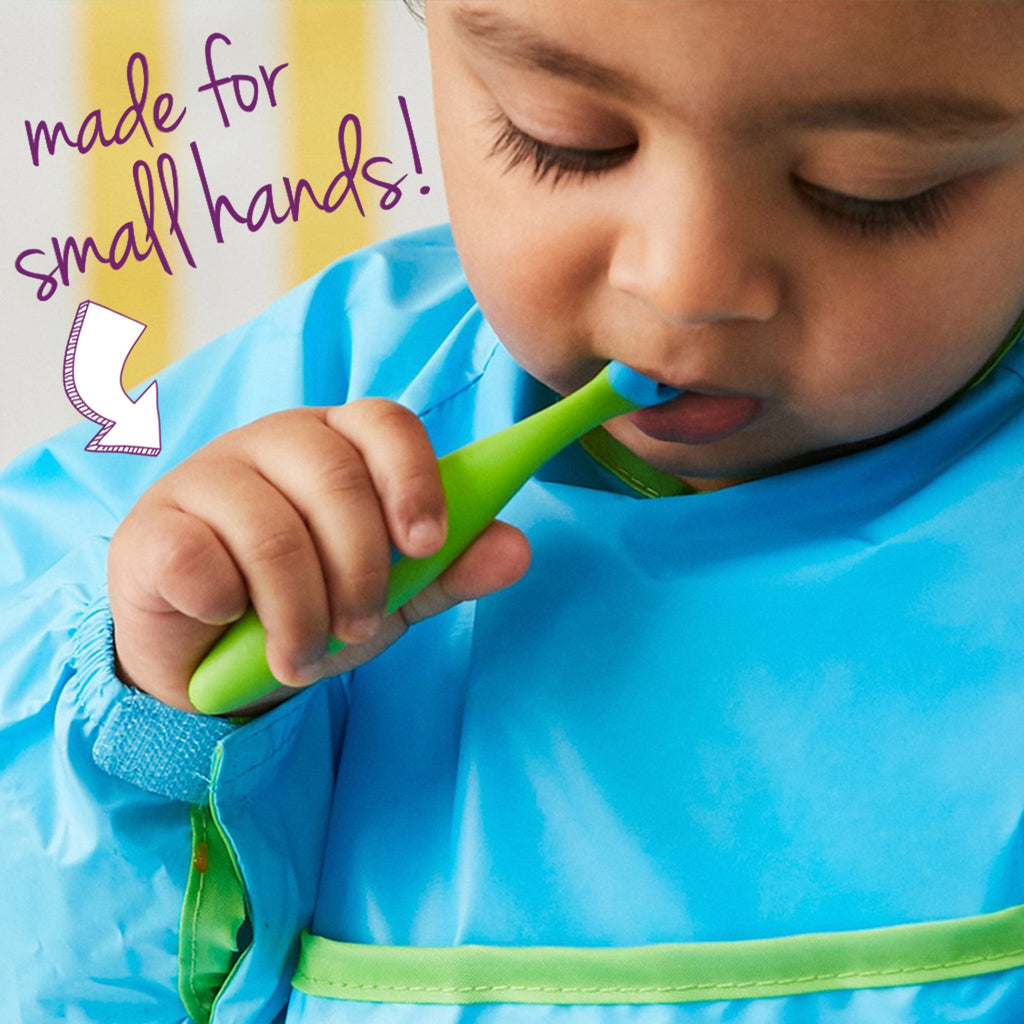 child with Toddler cutlery set - ocean breeze - b.box for kids